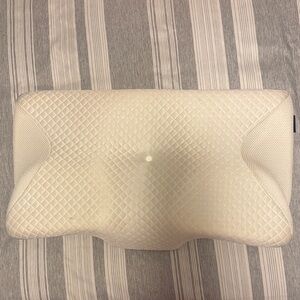 Dreamers Cream Textured Pillow